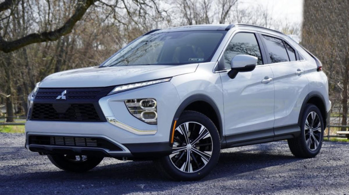 Mitsubishi-Eclipse-Cross-2025-SUV-Crossover-tem-tracao-4x4-e-faz-ate-119-kml.jpg (1200×671)