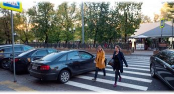 Как водителю автомобиля останавливаться у зебры, чтобы не получать штраф