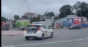 В Украине полиция начала пересаживаться на электрокары: фото