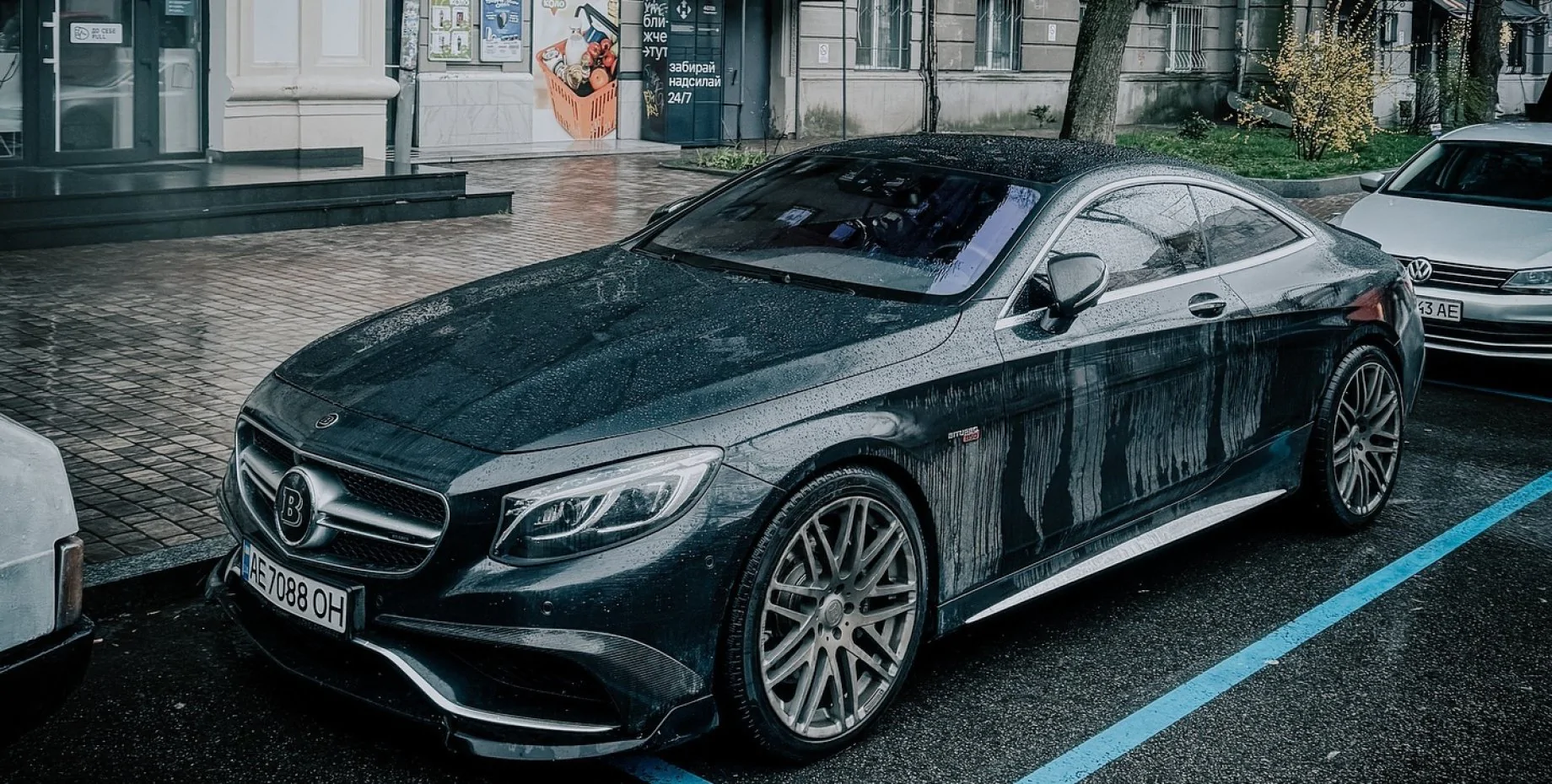 В Украине заметили очень редкий 850-сильный спорткар Mercedes Brabus