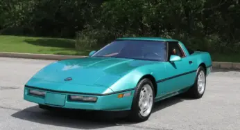 Справжня капсула часу: знайдено 35-річний Chevrolet Corvette без пробігу