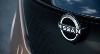 Изображения нового стильного седана Nissan утекли в сеть: фото