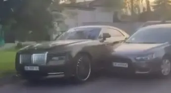 В Украине роскошный электромобиль Rolls-Royce попал в ДТП $600 000